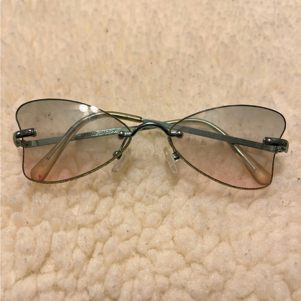 Stylish Gold and Silver Women's Sunglasses - Picture 8 of 17